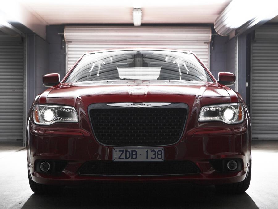  Chrysler 300C SRT8 2012 года  (AU) (фото 10 из 11)